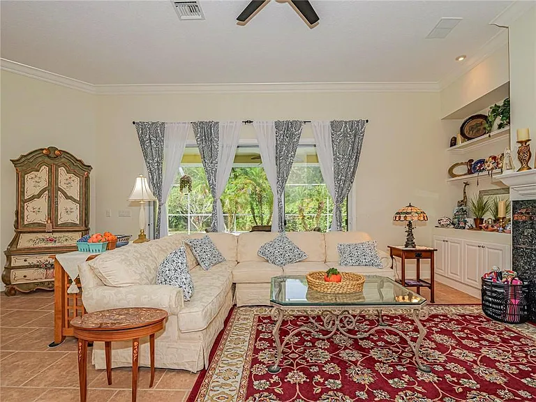 5873 Pine Ridge Cir — Photo 7