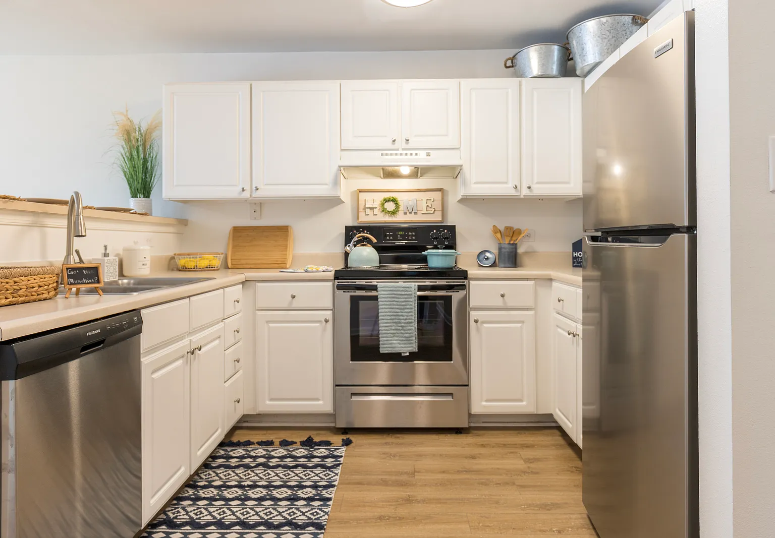 Belmont Landing Apartments — Photo 3