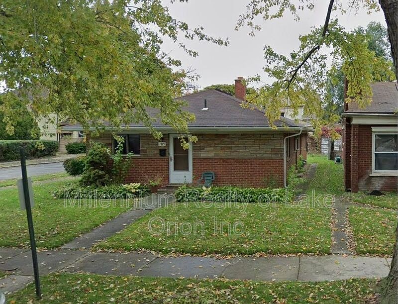 1st image of 105 Walnut St