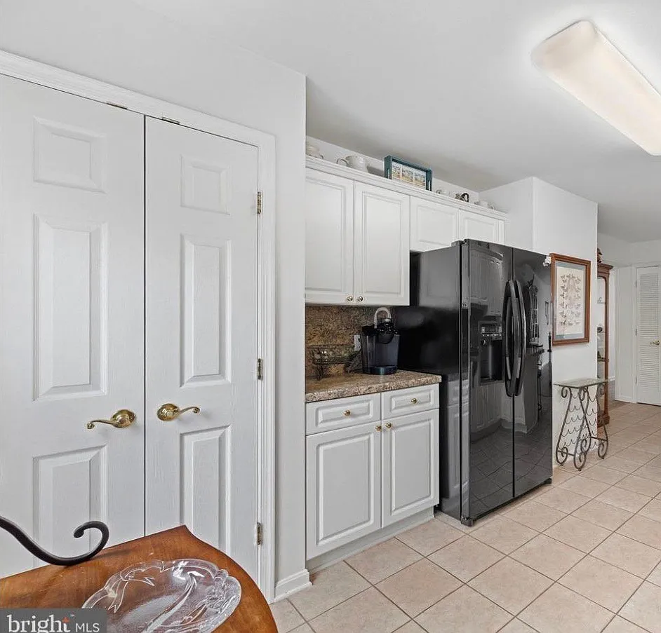 Waterfront 2 bedroom, 2 bathroom Updated condo at Owens Landing — Photo 4