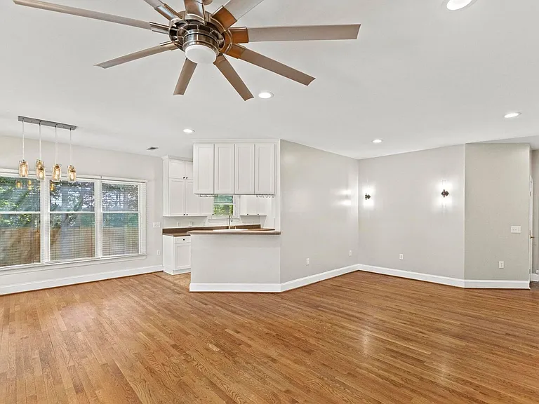 10176 Stoney Brook Ct SE — Photo 3