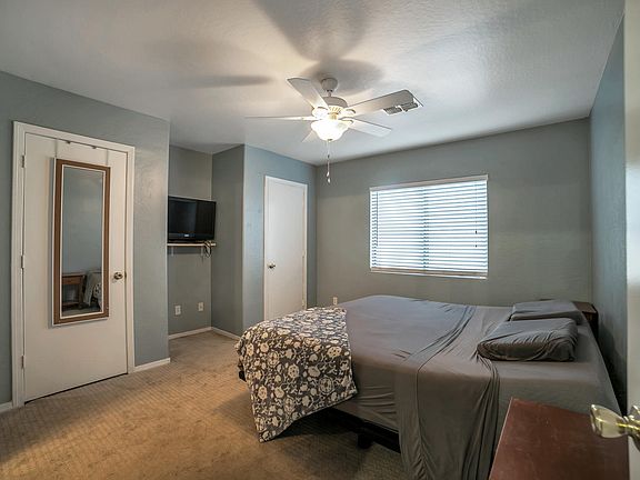 4th image of 11918 W Corrine Dr