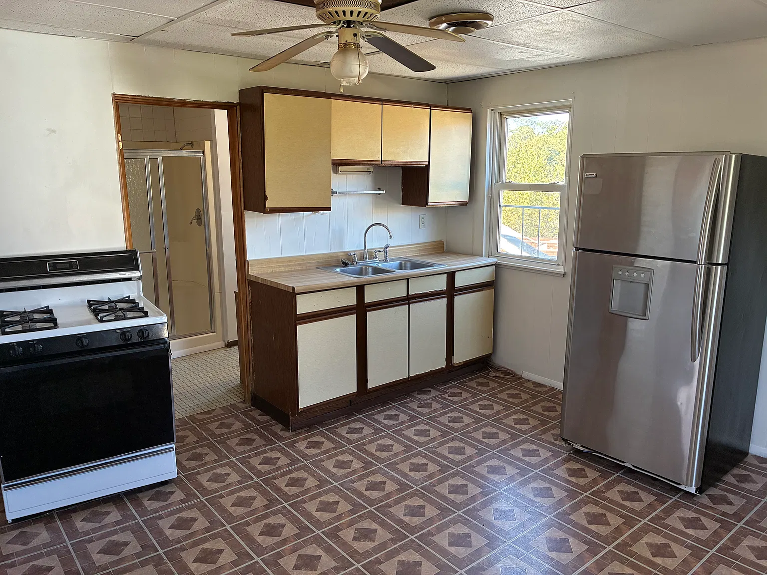 2 bed, 800 sqft, $1,200 — Photo 2