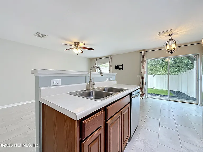 8224 Halls Hammock Ct — Photo 14