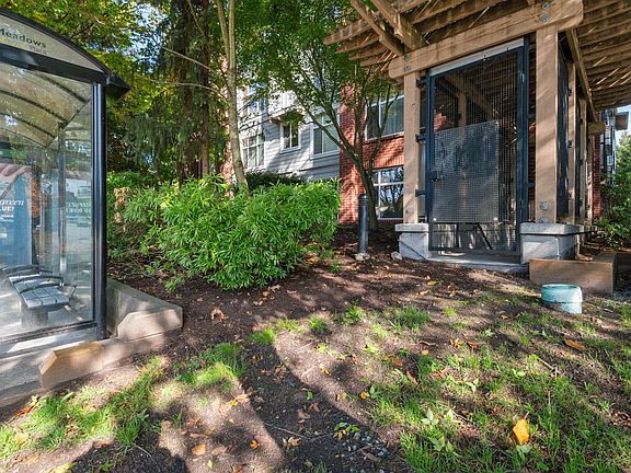 5th image of 11950 Harris Rd #204