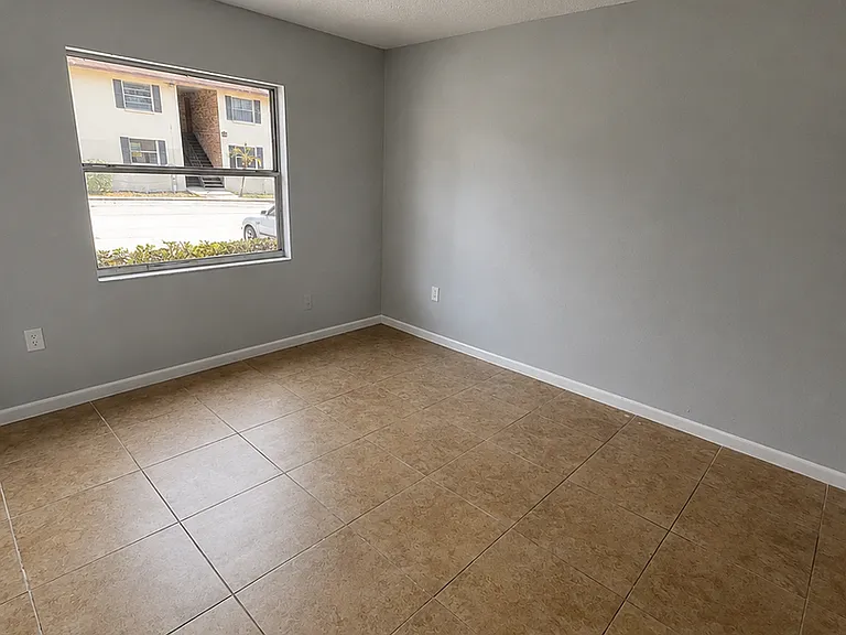927 N Iowa Ave #A-3 — Photo 3
