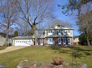 4035 Hadley Ln, Fairfax, VA 22032