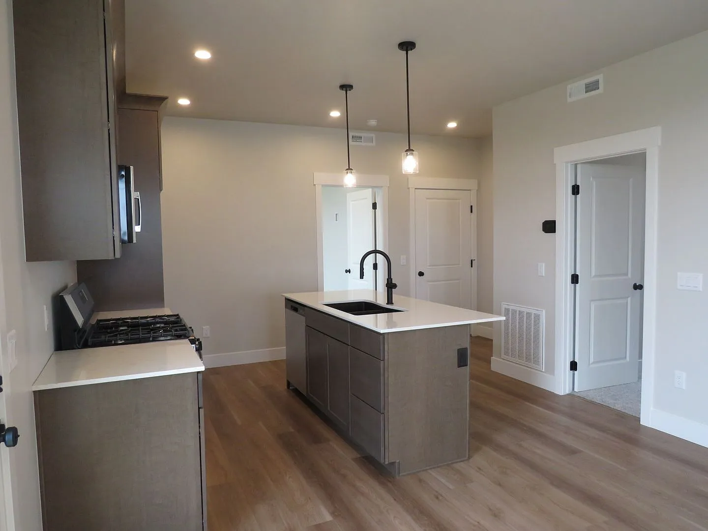 3 Bedroom 2 Bathroom New Construction On The West End! — Photo 3