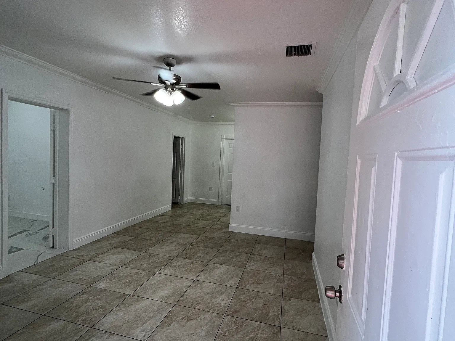 5 bed, 1060 sqft, $3,400 — Photo 1