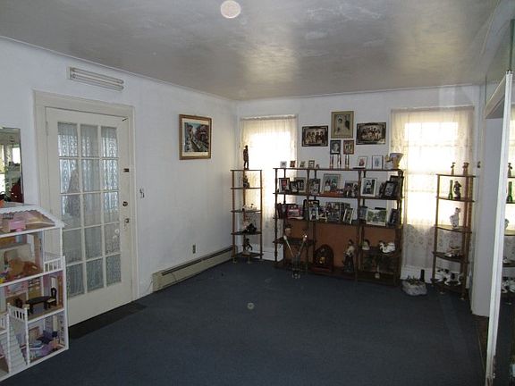 5th image of 8828 180th St