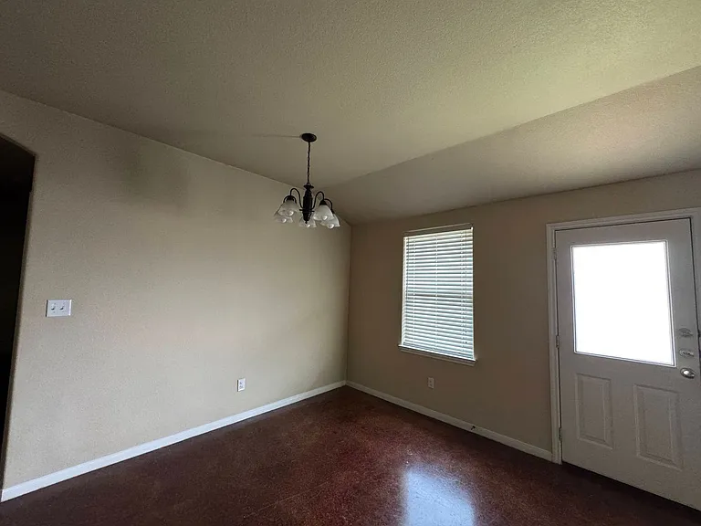 4305 Cambridge Dr — Photo 5