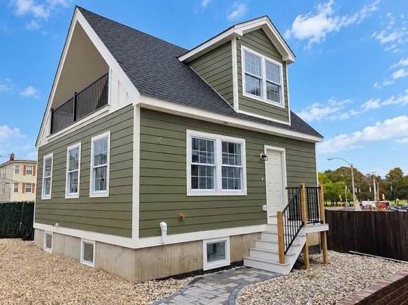 17 Macarthur St #4, Somerville, MA 02145