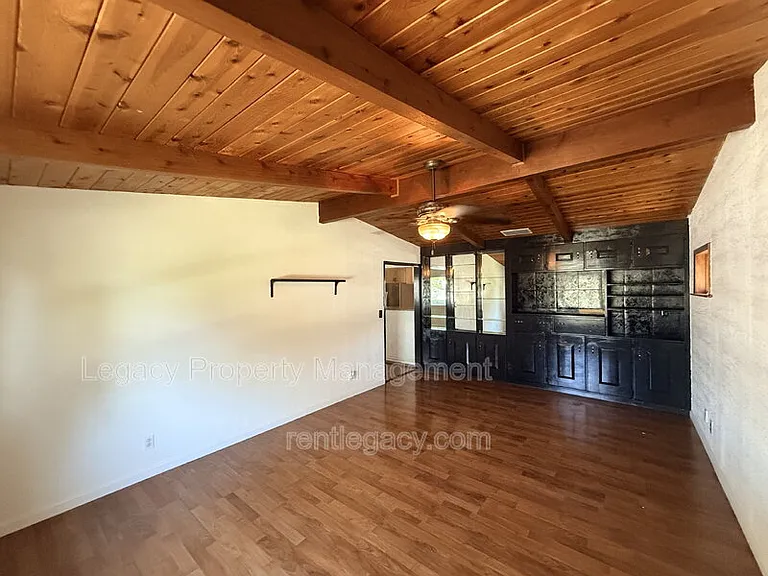 3844 Milton Way — Photo 8