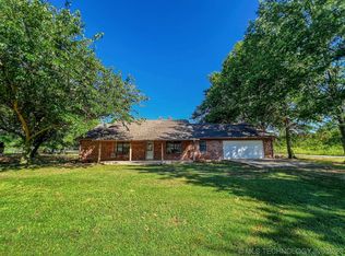 17964 W Grandview Rd, Tahlequah, OK 74464