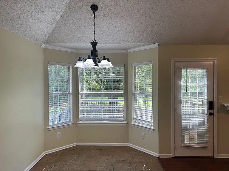 124 River Oaks Dr — Photo 8
