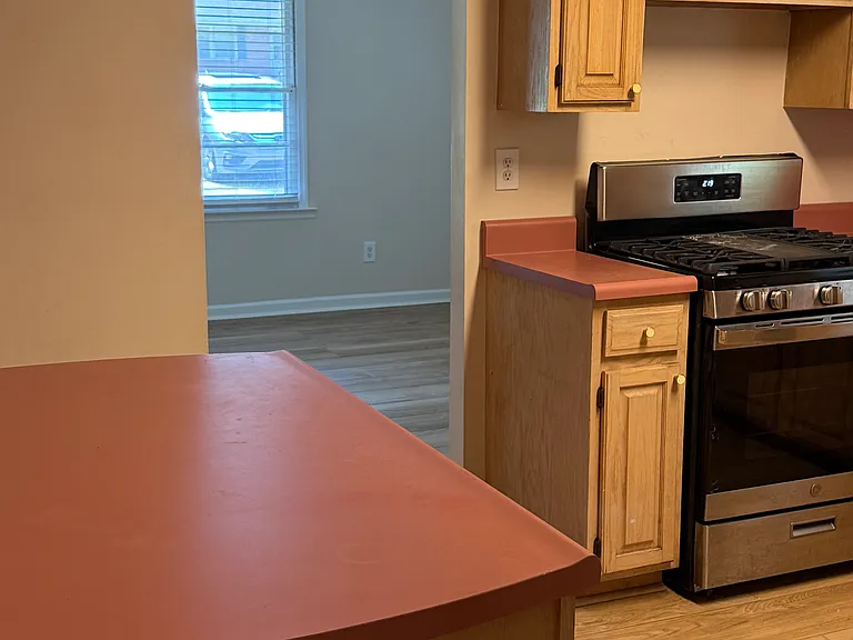 2573 Delano Dr — Photo 2