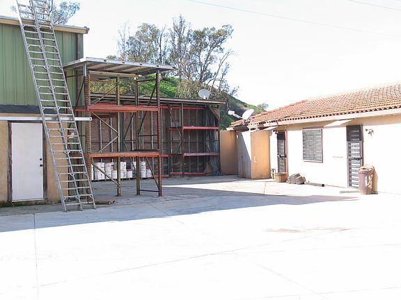 4th image of 385 Flora Drive