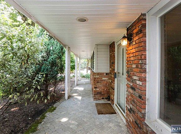 2nd image of 524 Forest Dr