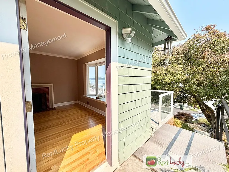 1612 Markham Ave NE — Photo 32
