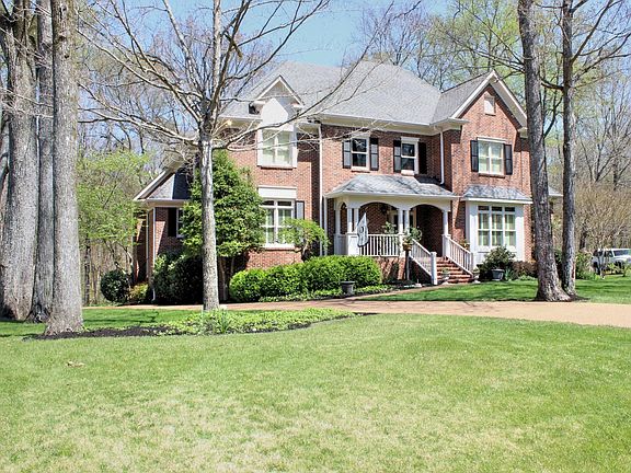 3rd image of 126 Laural Hill Dr