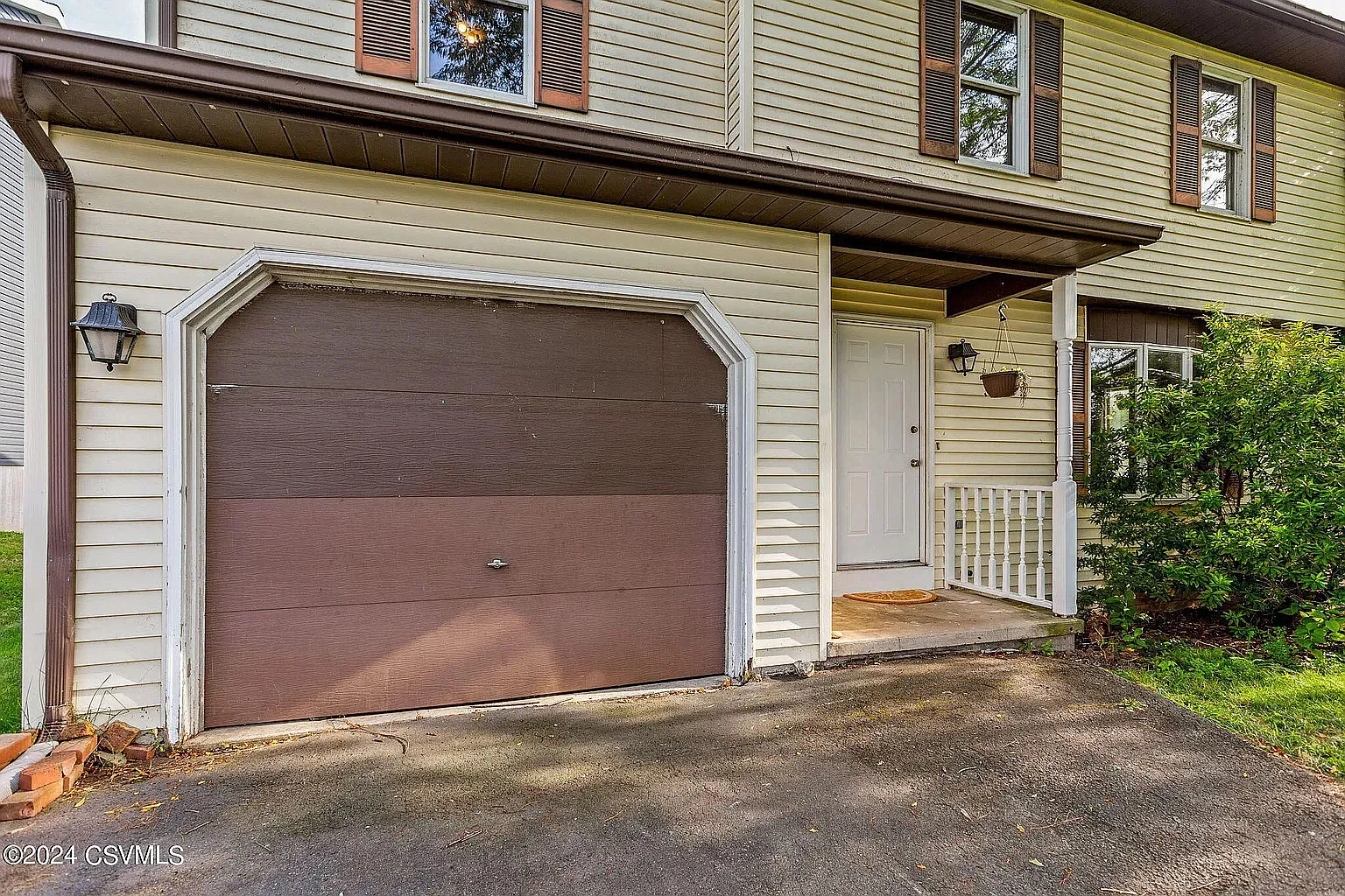 4 bed, 1375 sqft, $1,800 — Photo 2