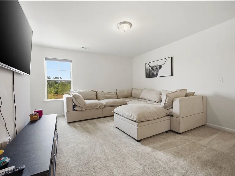 315 Enfield Dr — Photo 25