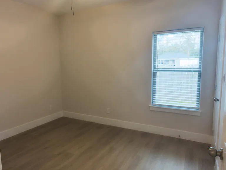 416 Lake St #102 — Photo 12