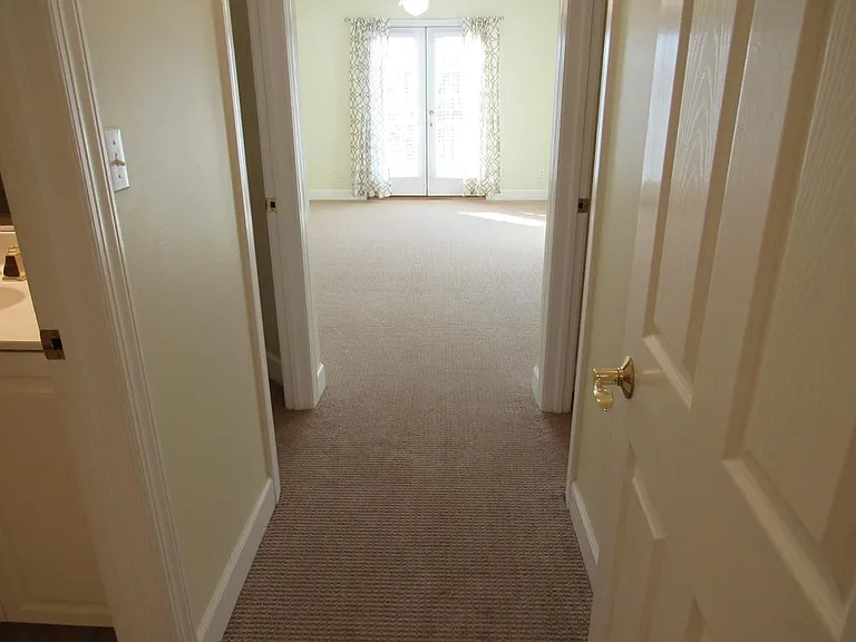103 Vienna Dr — Photo 4