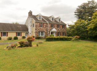 1001 Colonial Dr, Newtown, PA 18940