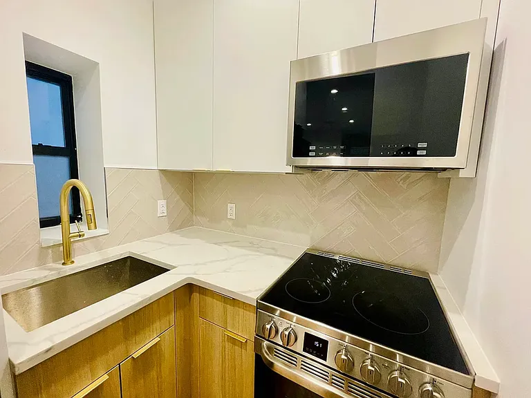 322 E 93rd St #5B — Photo 4
