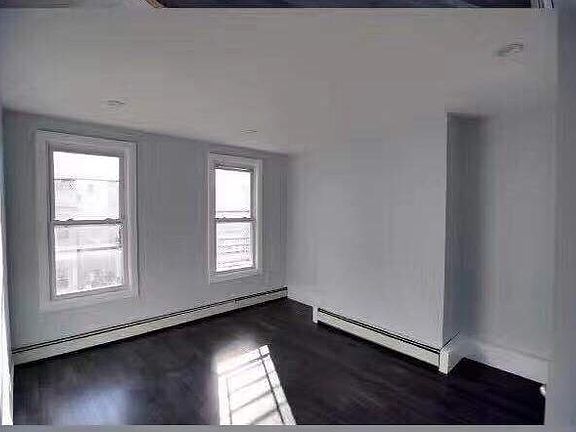 5th image of 8039 89th Ave #2