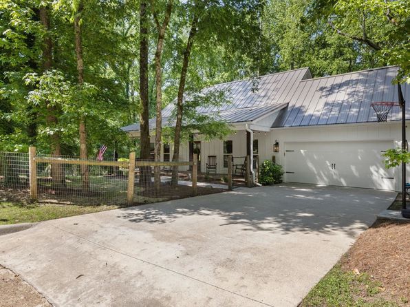 1909 Erskine Dr, Florence, AL 35630