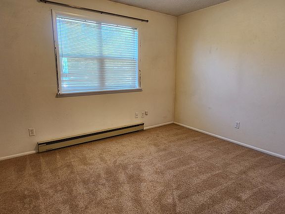 3rd image of 1508 W Koch St #1