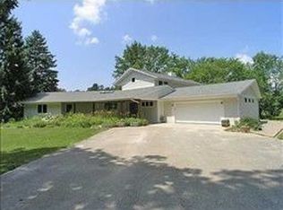 9559 Scully Rd, Whitmore Lake, MI 48189