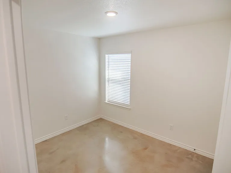 1261 Lehmann Dr #B — Photo 9