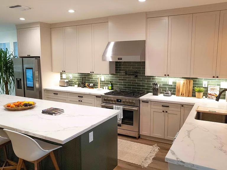 2305 G St — Photo 2