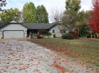 3128 N Dixieland Rd, Little Flock, AR 72756