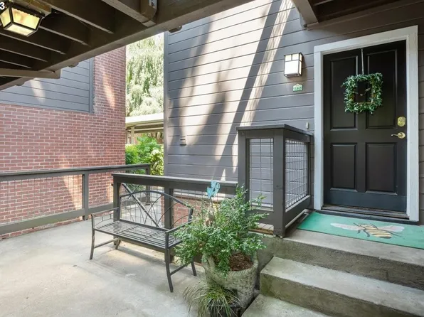 580 S State St, Lake Oswego, OR 97034