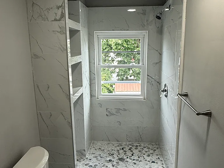 2425 Forest St — Photo 9