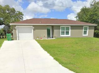 2033 Jeronimo Rd, Labelle, FL 33935