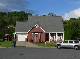 220 Chantilly Dr, Waynesboro, VA 22980