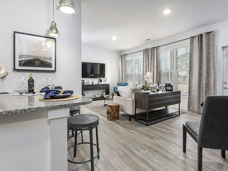South City Apartments — Photo 22