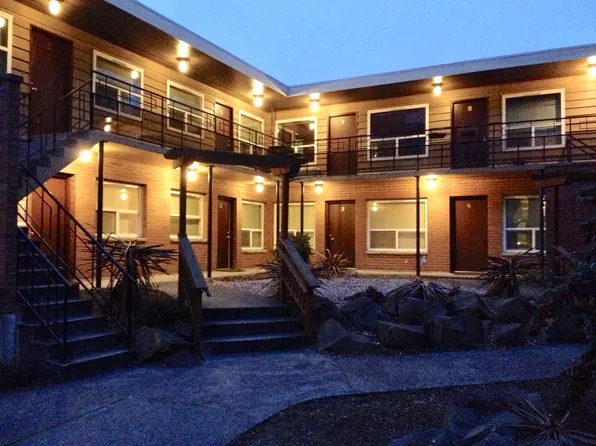 3246 SW Avalon Way APT 6, Seattle, WA 98126