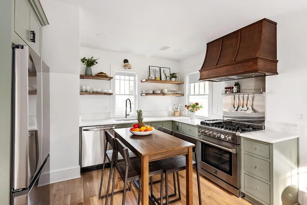 2 bed, 1.5 bath, 750 sqft, $3,200 — Photo 3