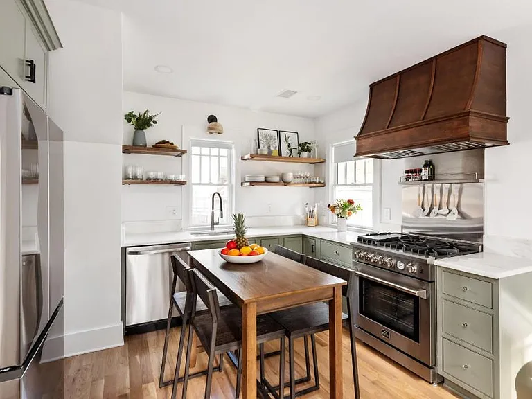 338 Sinclair Ave NE #CH — Photo 3