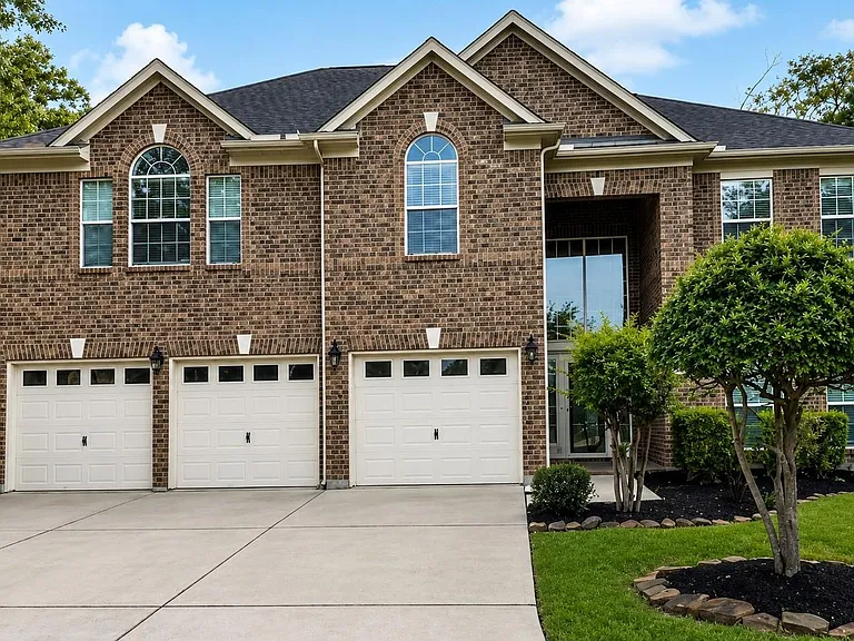 6311 Auburn Terrace Ct — Photo 1