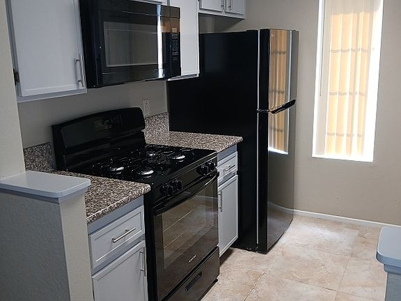 5th image of 2554 Olive Dr APT 32