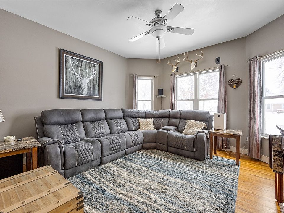 410 2nd St S, Coggon, IA 52218 Zillow