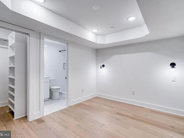 1519 Carpenter St #2 — Photo 10