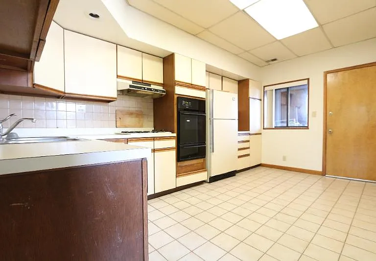 1424 W Flournoy St #3 — Photo 6